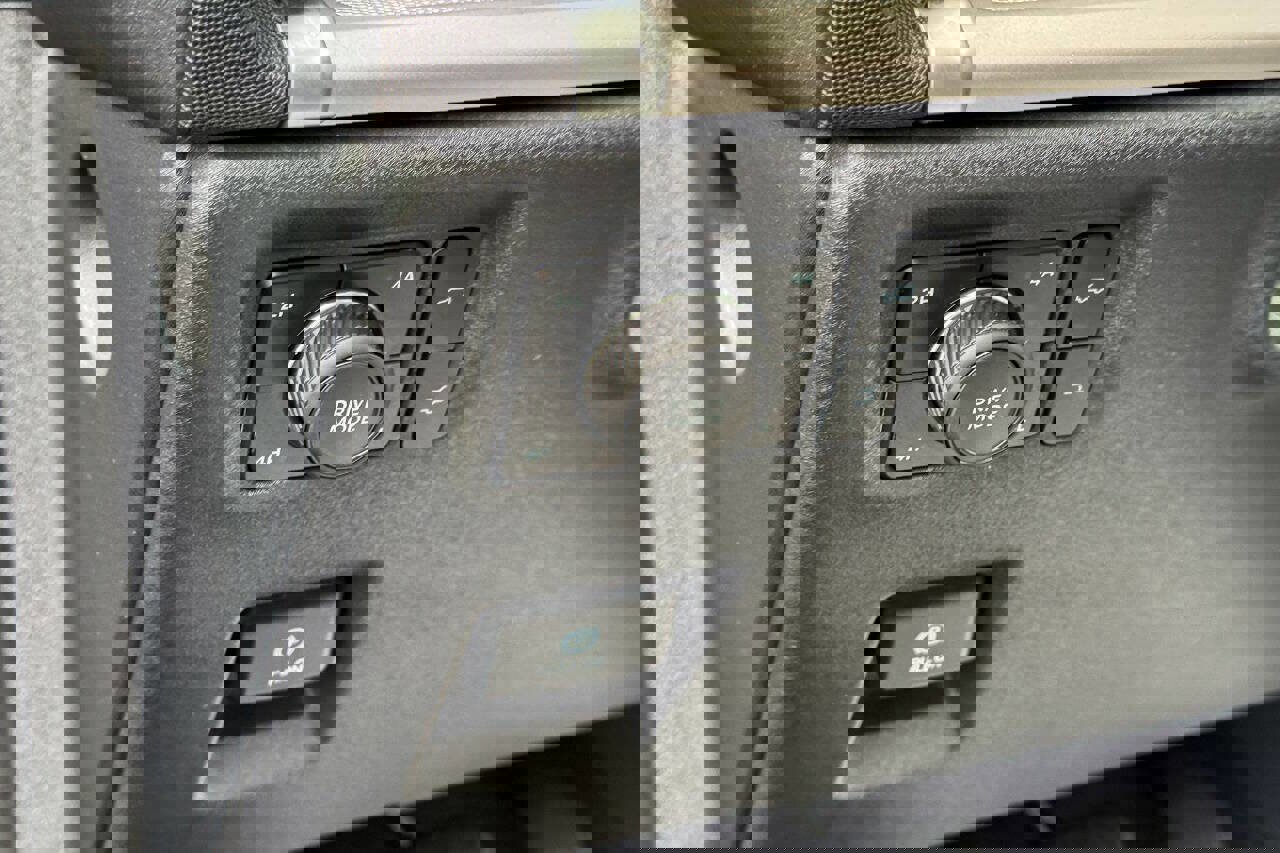 Used 2025 Ford Expedition Max Active image 31