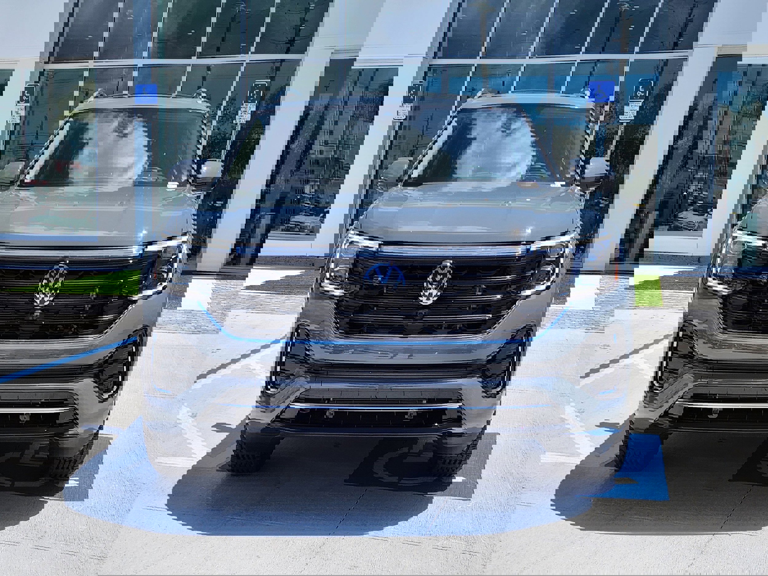 New 2025 Volkswagen Atlas SEL Premium R-Line image 2