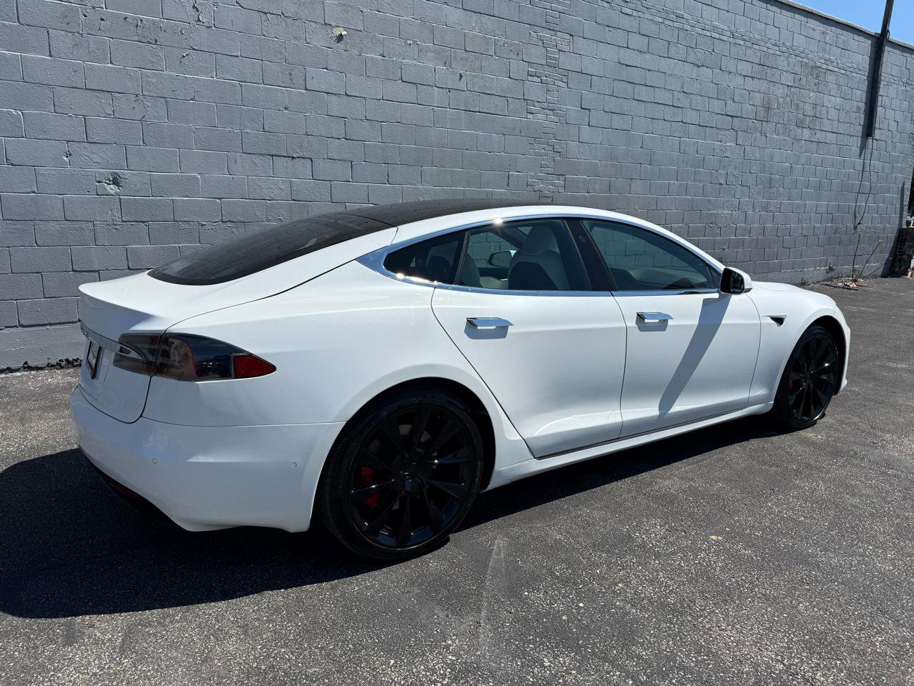 Used 2021 Tesla Model S Performance image 11