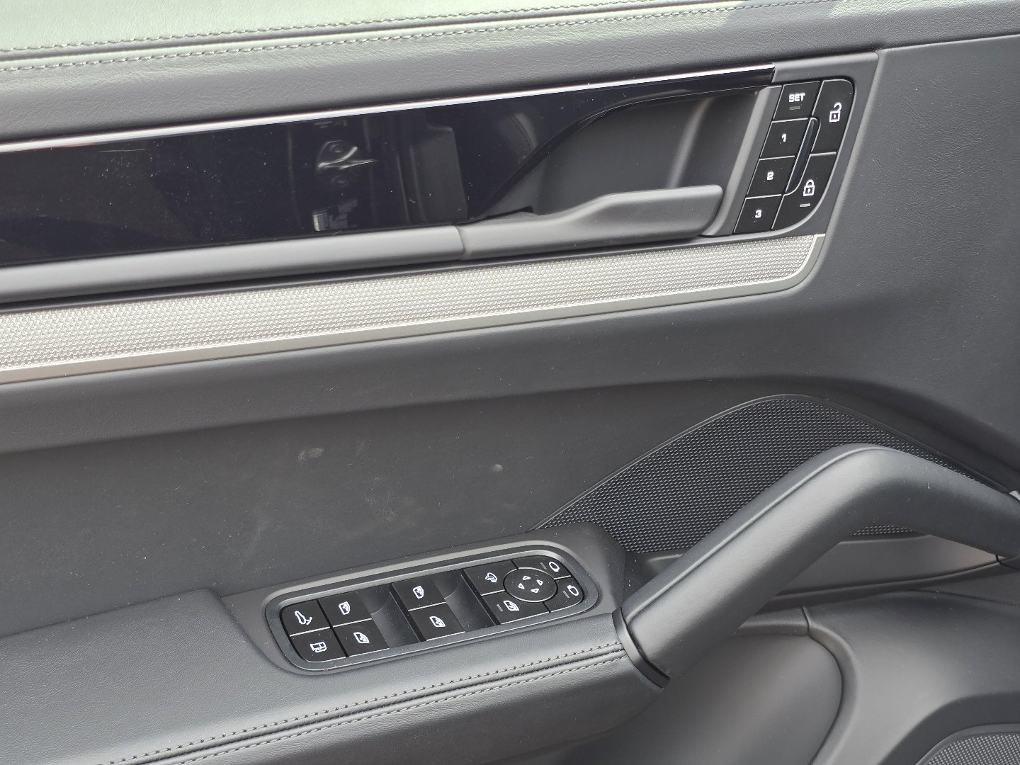 Used 2026 Porsche Cayenne E-Hybrid image 35