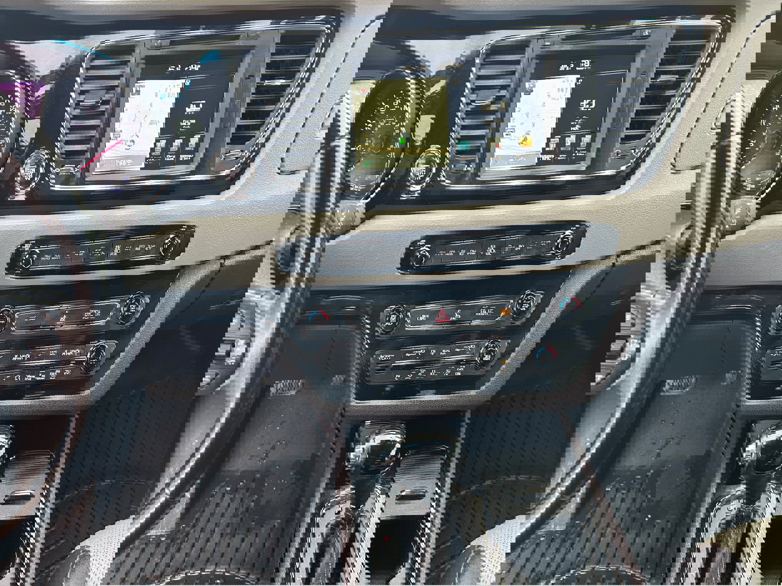 Used 2016 Kia Sedona SX Limited image 12