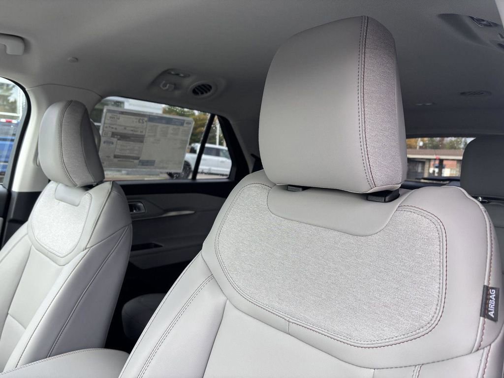 New 2026 Ford Explorer Active w/ Active Comfort Package image 11