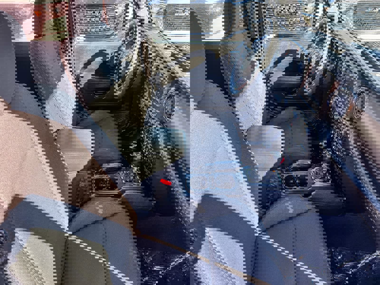 Used 2023 Jeep Wrangler Willys image 14