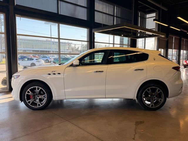 Used 2023 Maserati Levante GT image 3