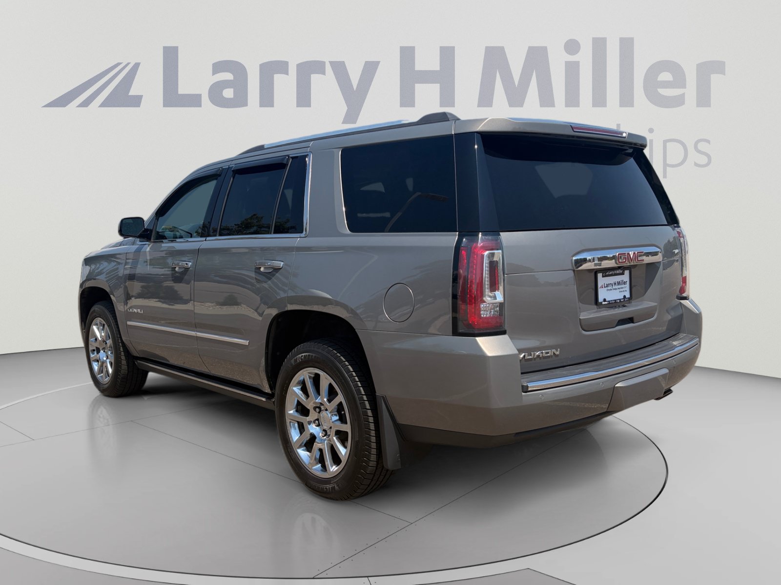 Used 2019 GMC Yukon Denali AWD/4WD image 4