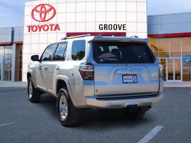 Used 2023 Toyota 4Runner SR5 AWD/4WD image 3