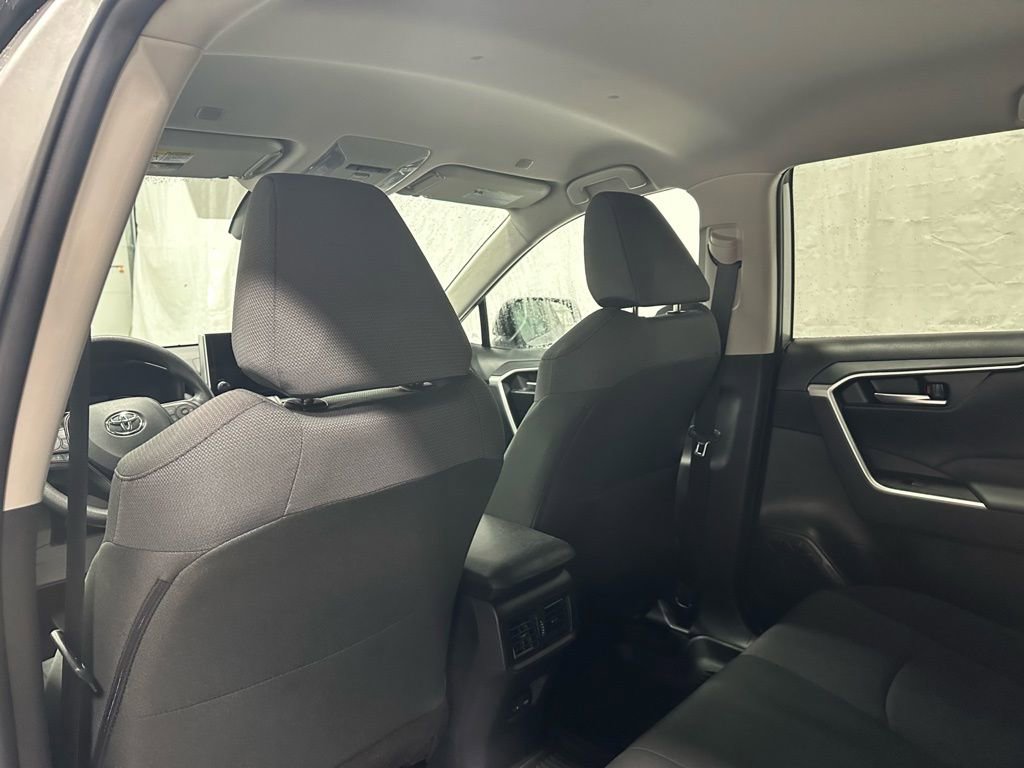 Used 2025 Toyota RAV4 XLE image 45