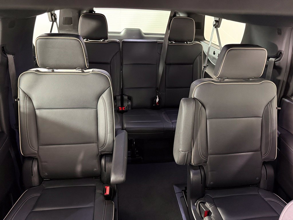 Used 2025 Chevrolet Suburban Premier AWD/4WD image 21