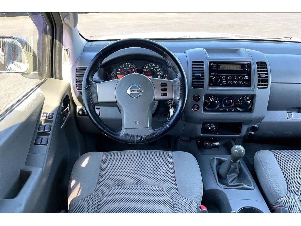 Used 2007 Nissan Frontier SE w/ SE Value Truck Pkg AWD/4WD image 5