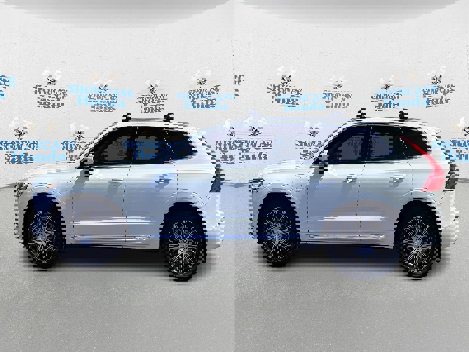 Used 2018 Volvo XC60 T8 Inscription image 4