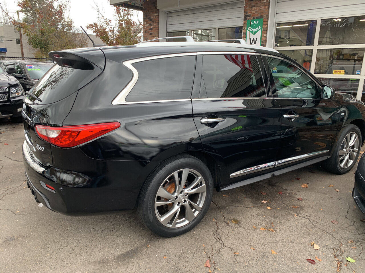Used 2014 INFINITI QX60 AWD w/ Deluxe Touring Package image 14