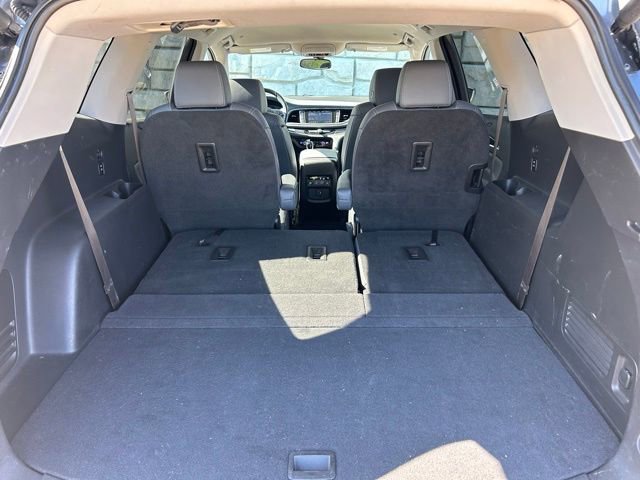 Used 2020 Buick Enclave Essence FWD image 11