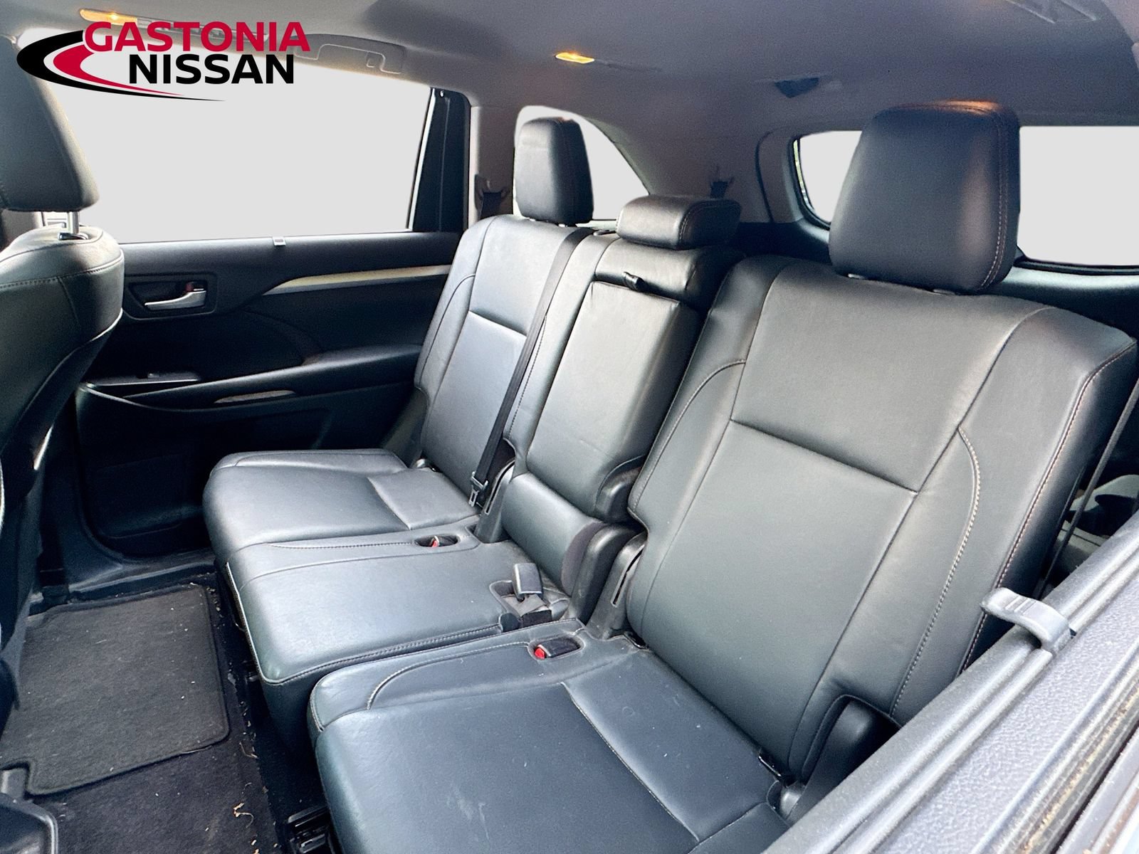 Used 2018 Toyota Highlander XLE FWD image 26