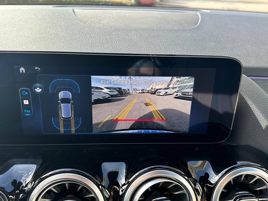 Used 2025 Mercedes-Benz GLA 250 image 12