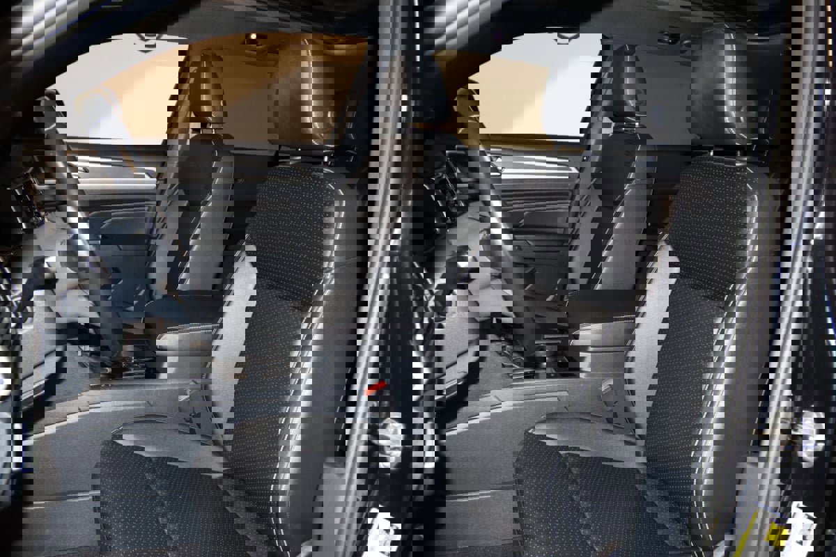 Used 2020 Volkswagen Atlas Cross Sport SEL image 35