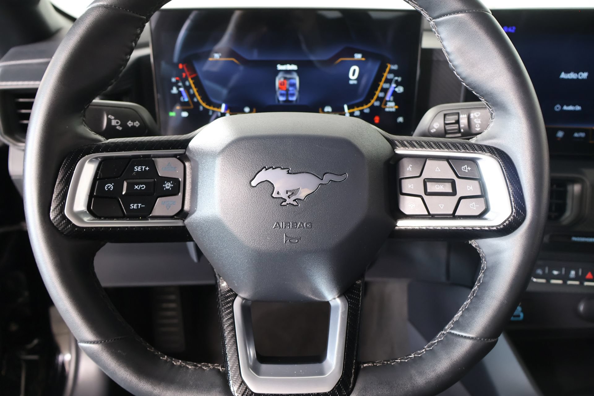 Used 2025 Ford Mustang Coupe RWD image 3