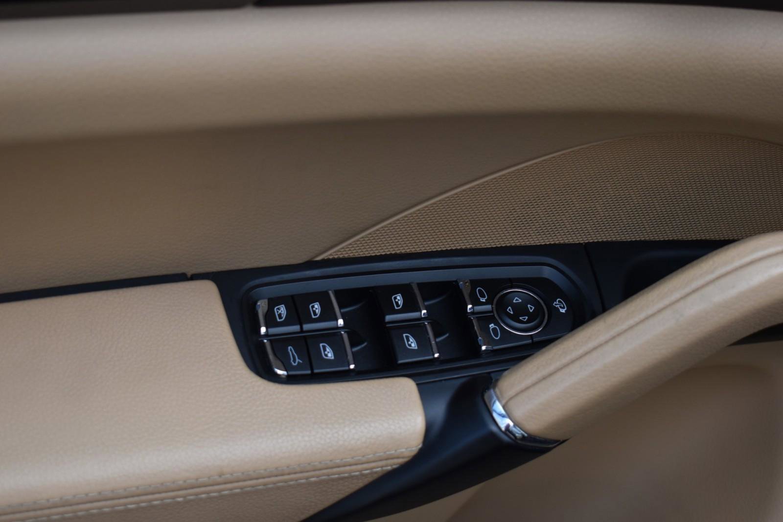 Used 2016 Porsche Cayenne image 31