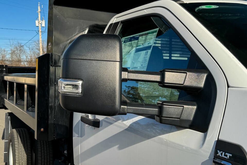 Used 2024 Ford F350 XLT AWD/4WD image 16