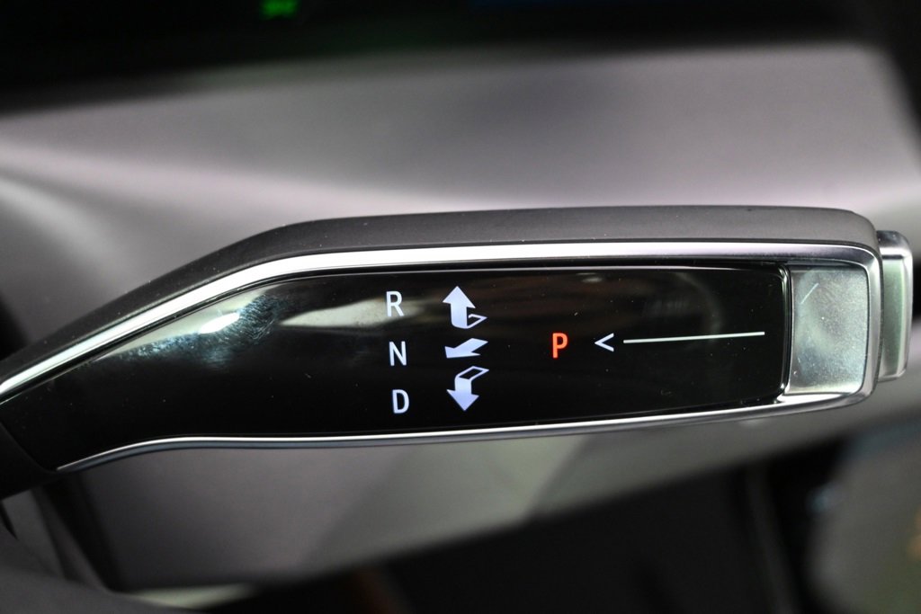 New 2026 Cadillac Vistiq Sport w/ LPO, Floor Liner Package image 29