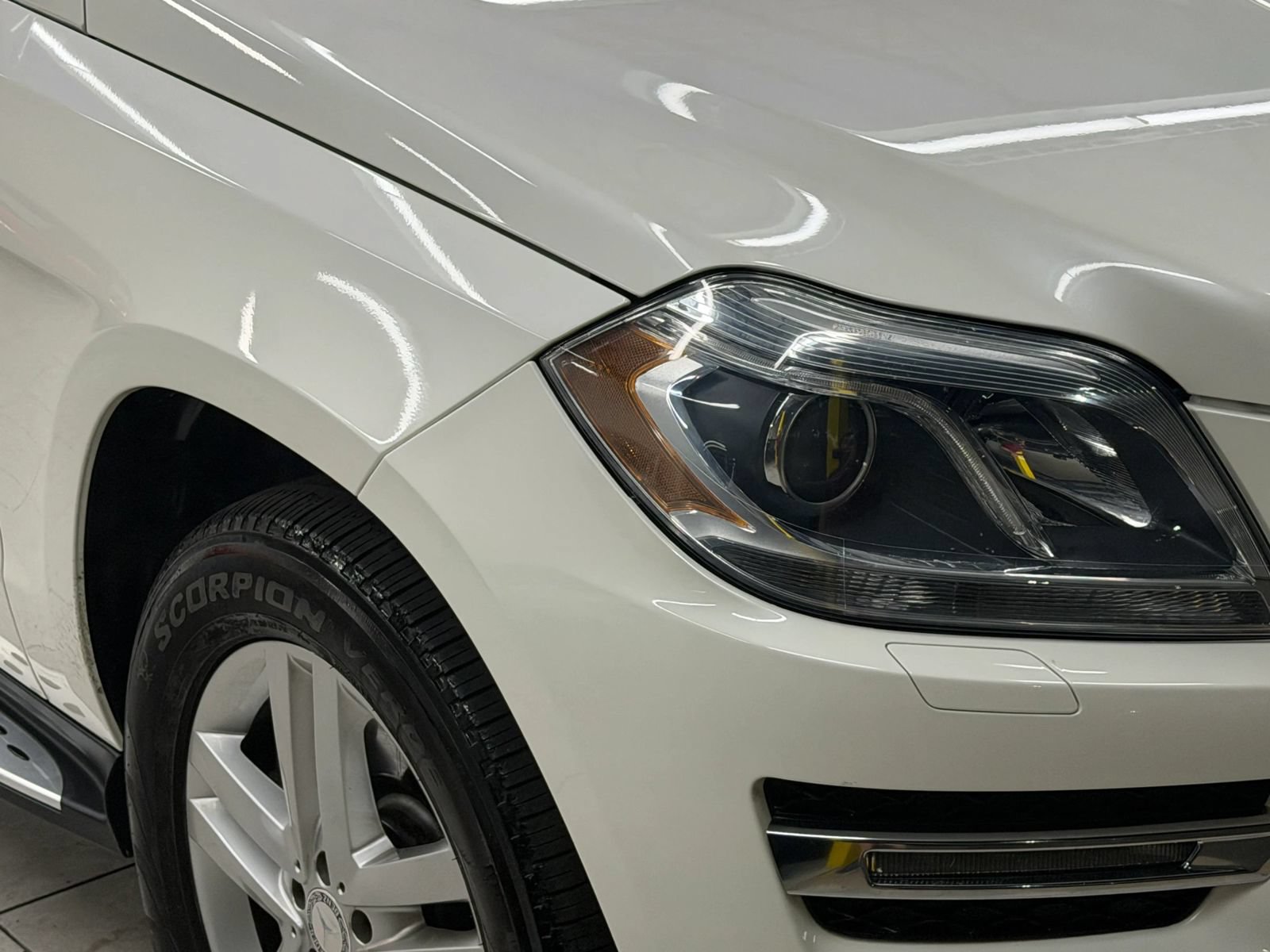 Used 2015 Mercedes-Benz GL 450 4MATIC w/ Lane Tracking Package image 6