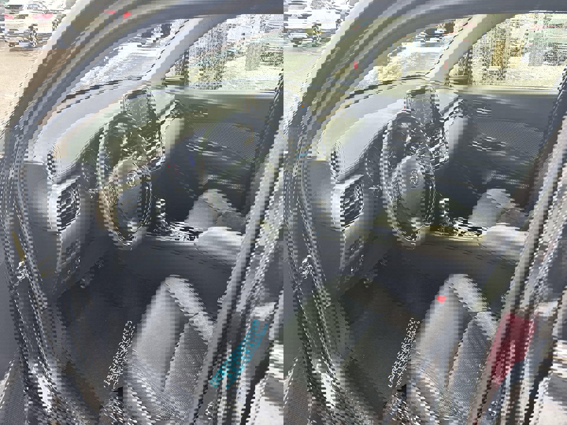 Used 2020 Toyota C-HR Limited image 10