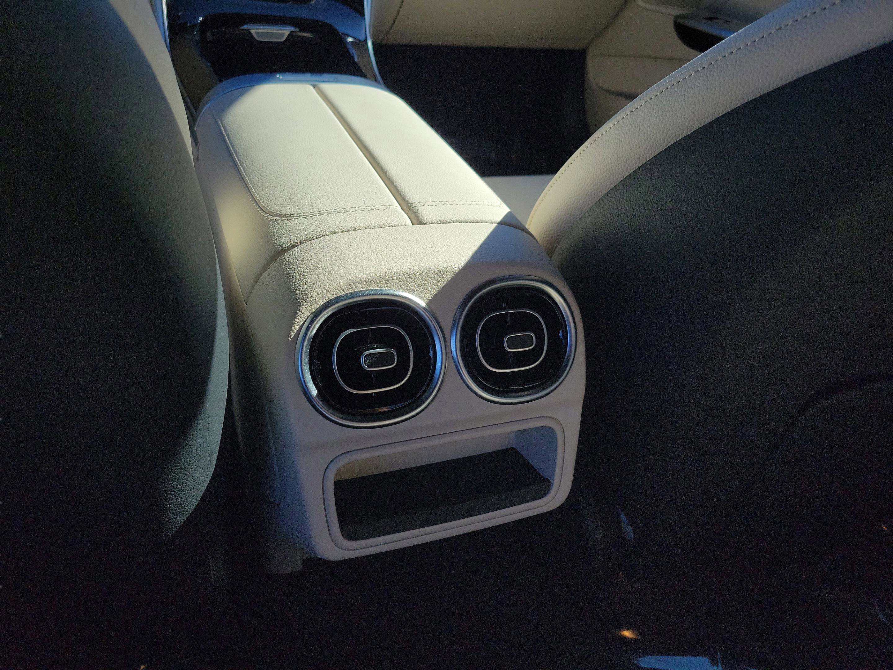 Certified 2025 Mercedes-Benz C 300 Sedan image 7