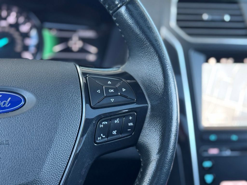 Used 2017 Ford Explorer Limited image 8
