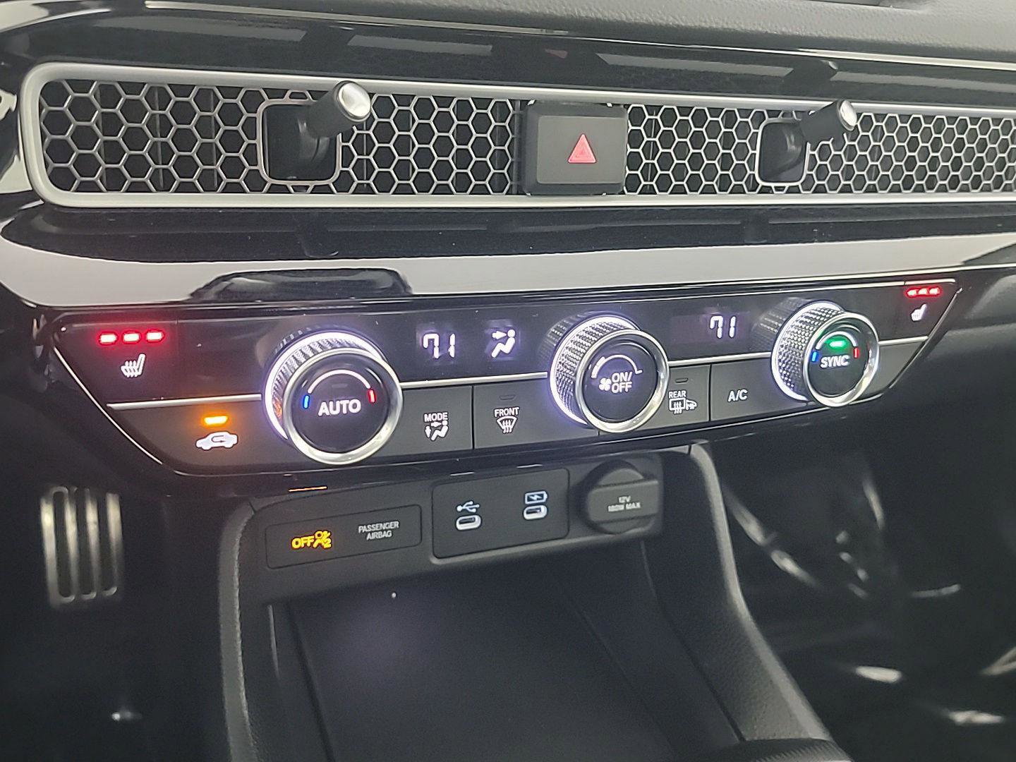 Certified 2025 Honda Civic Sport Touring image 31