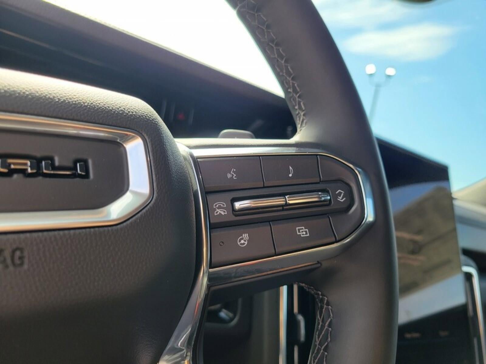 New 2026 GMC Yukon Denali w/ Denali Reserve Package RWD image 14