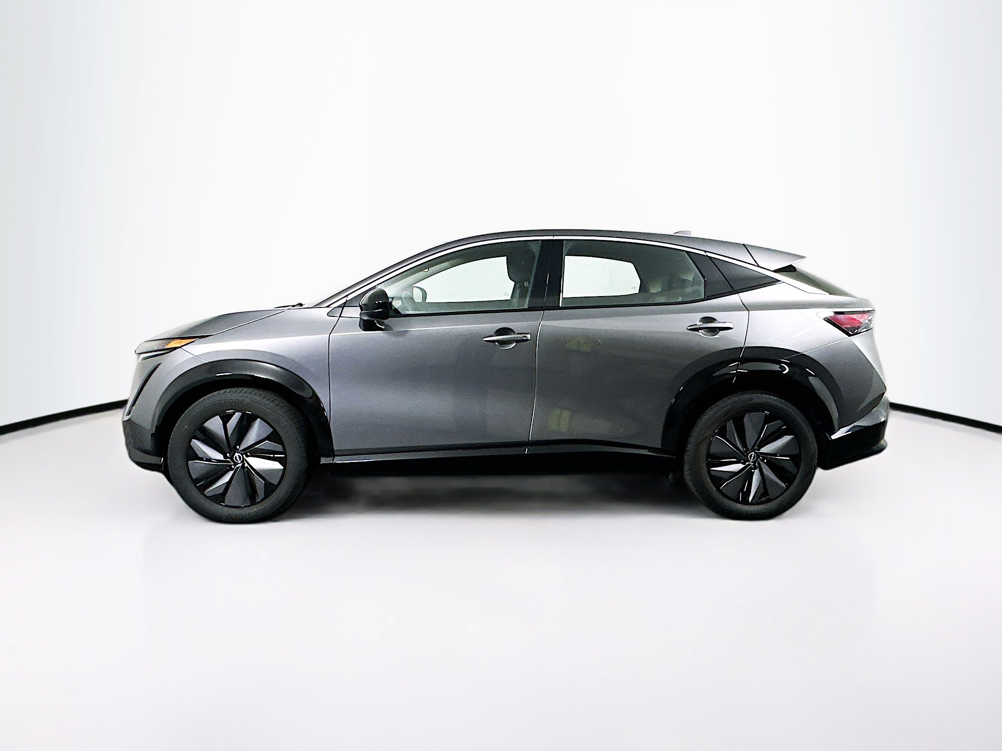 Used 2023 Nissan Ariya FWD image 4