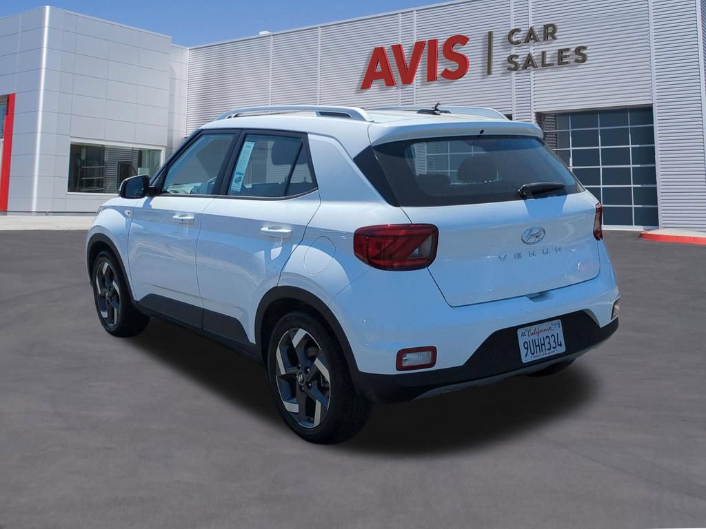 Used 2025 Hyundai Venue SEL FWD image 9