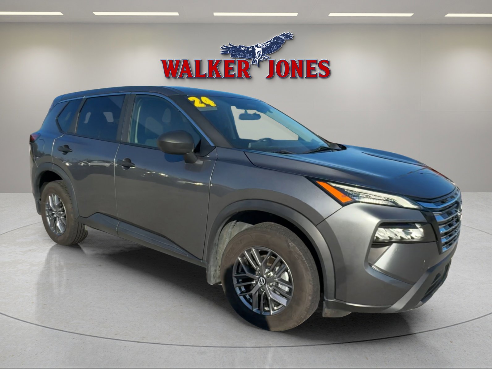 Used 2024 Nissan Rogue S image 1