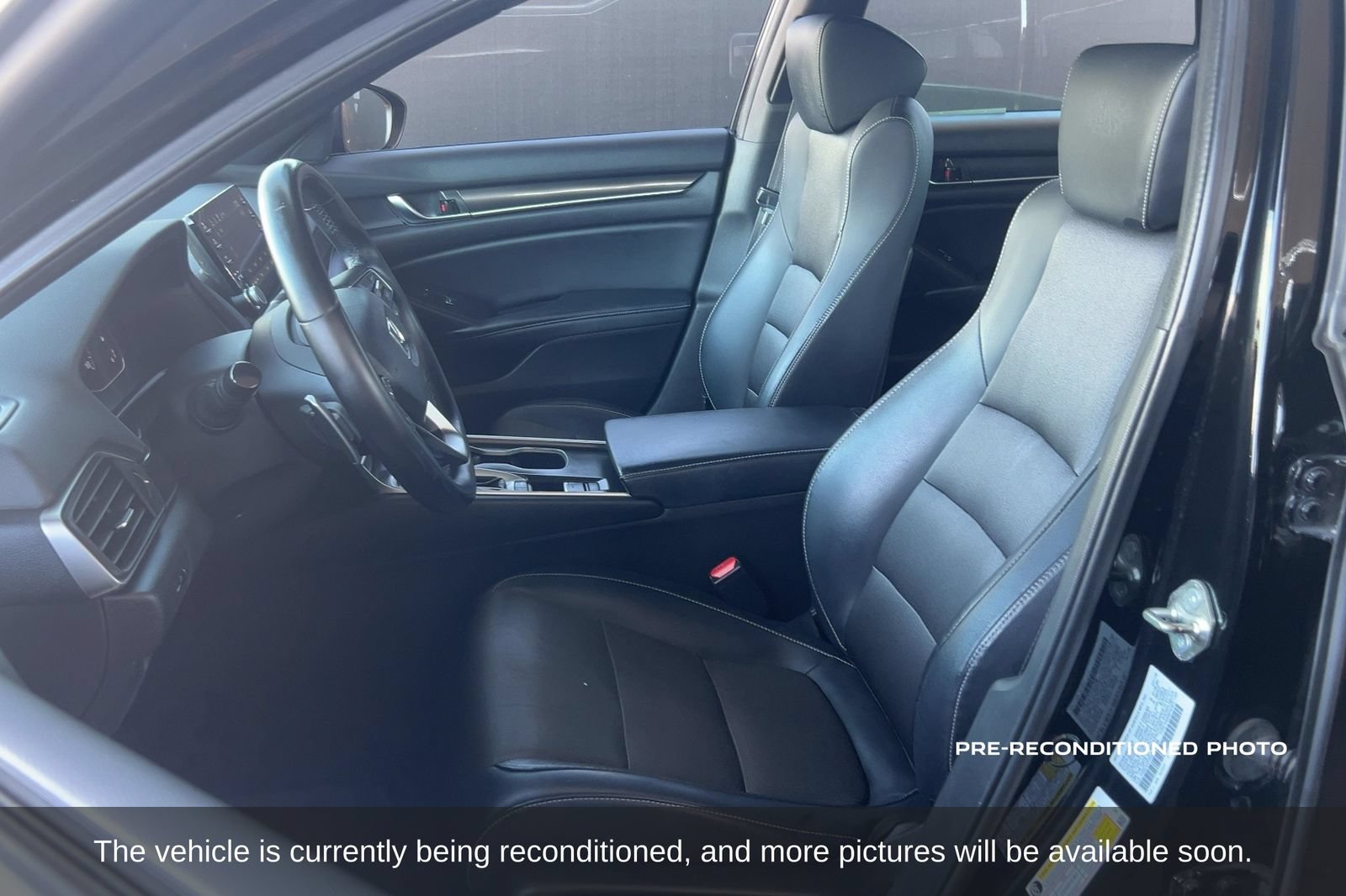 Used 2018 Honda Accord Sport image 11