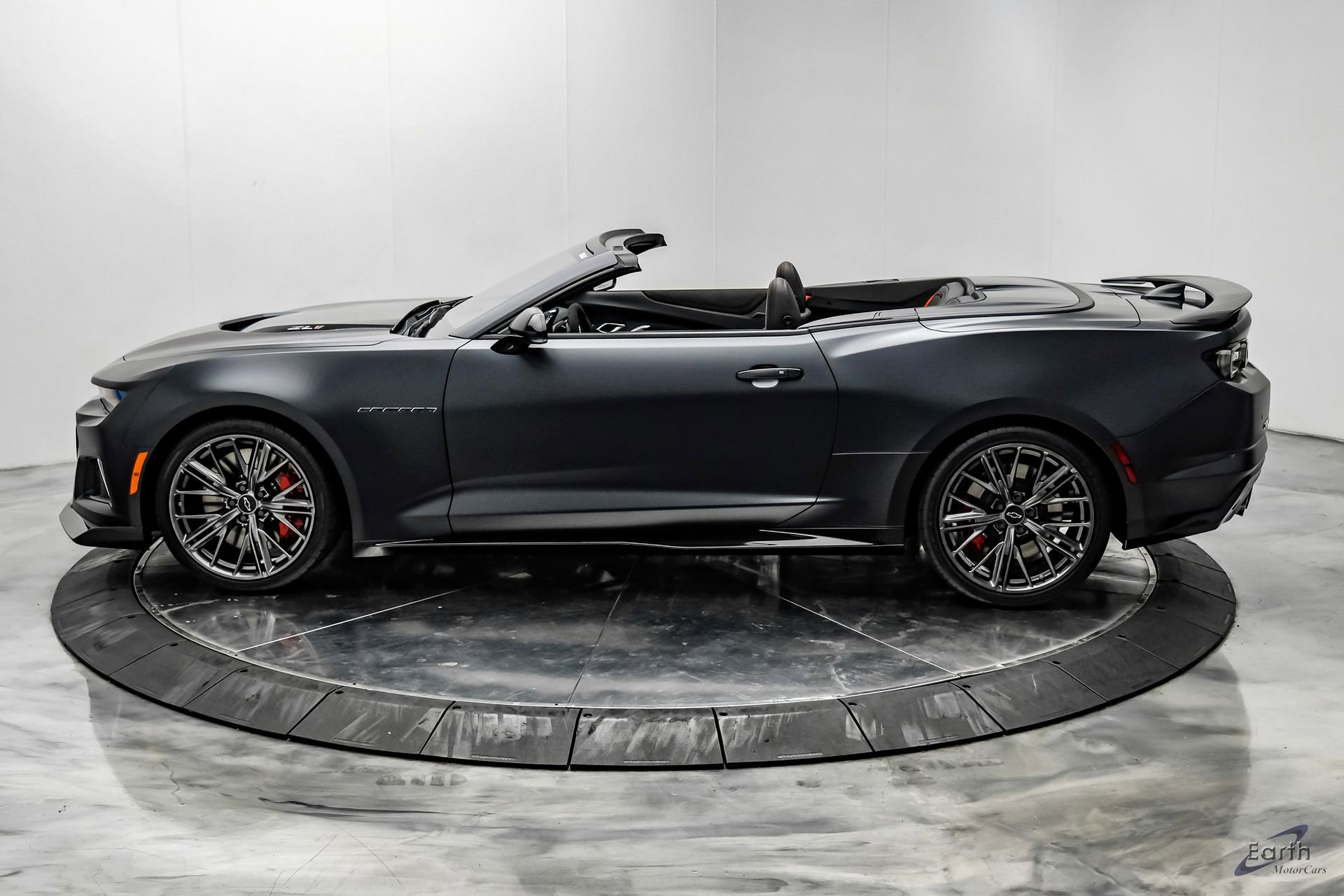 Used 2024 Chevrolet Camaro ZL1 RWD image 9