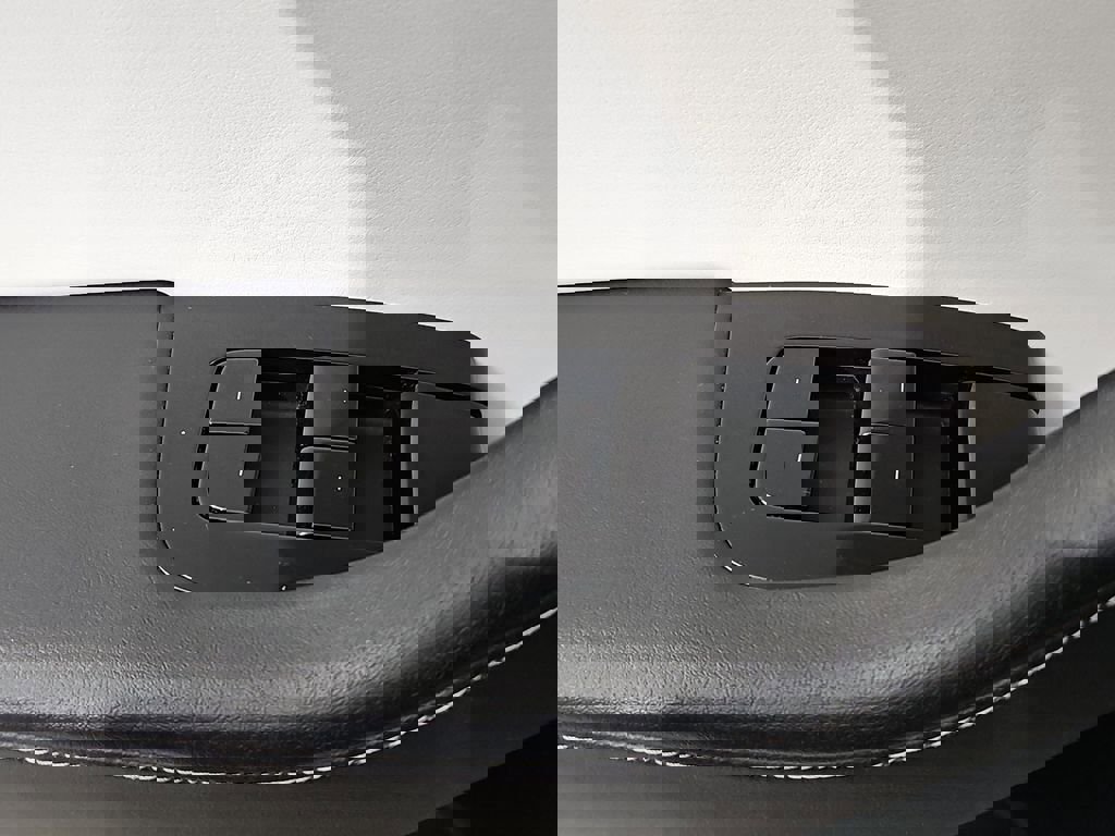 Used 2018 Tesla Model 3 Long Range image 28