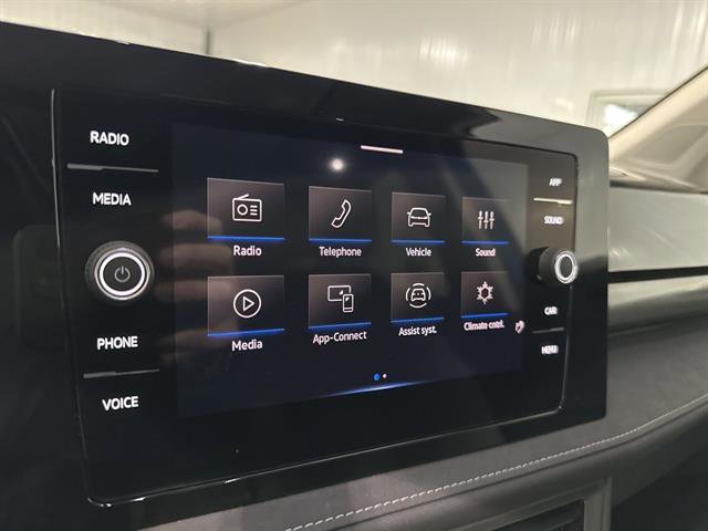 Certified 2025 Volkswagen Taos SE image 27