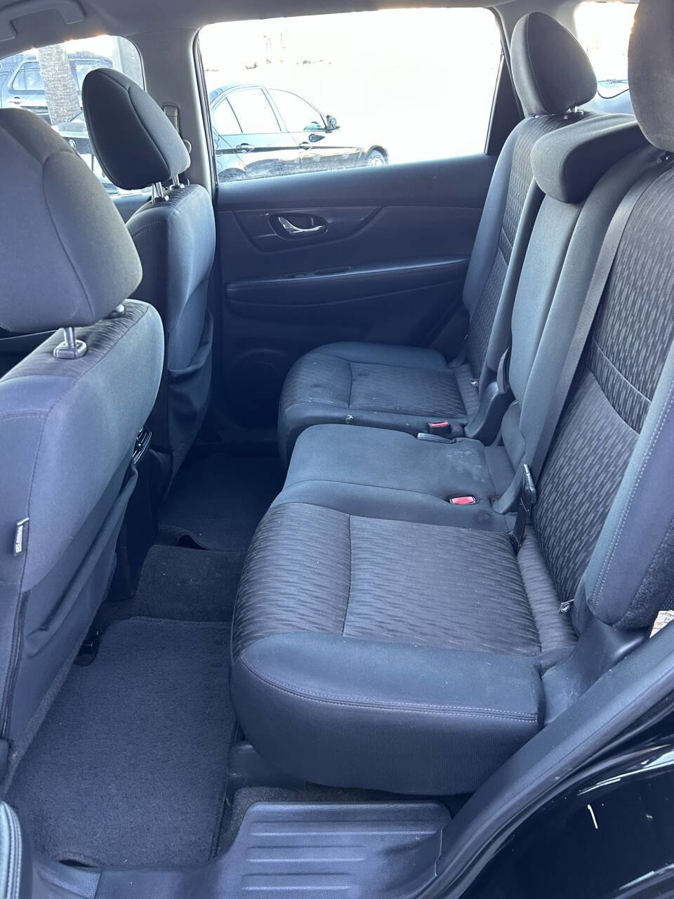 Used 2018 Nissan Rogue S image 12