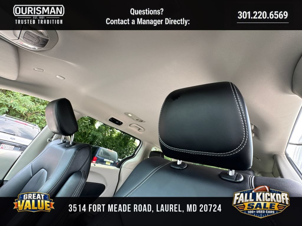 Used 2024 Chrysler Pacifica Touring-L FWD image 18