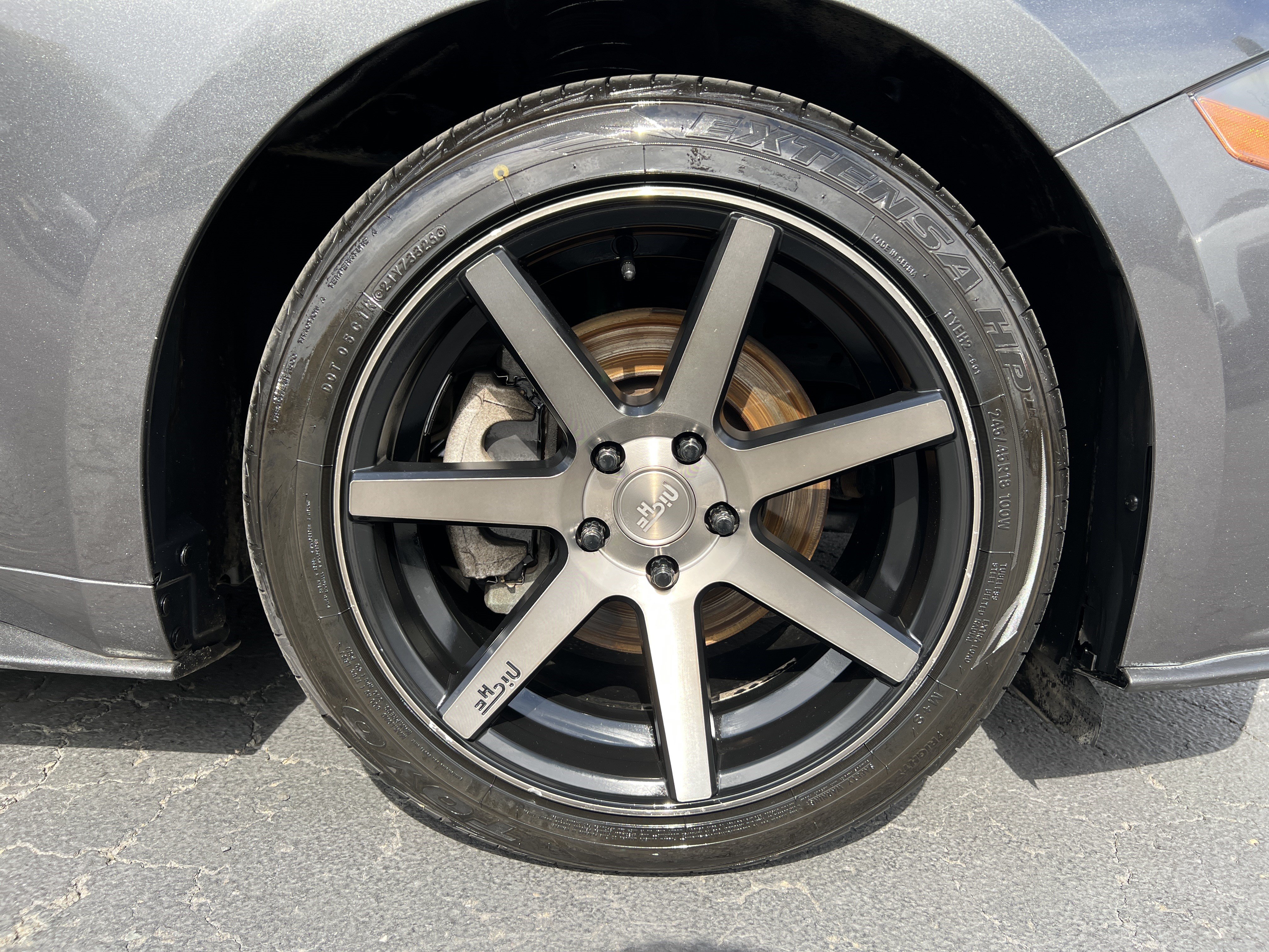 Used 2018 Ford Mustang Coupe w/ Equipment Group 101A RWD image 9
