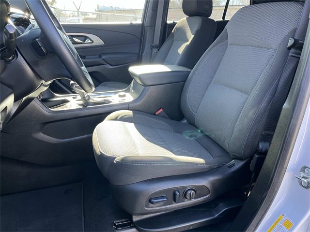 Used 2024 Chevrolet Traverse LT image 32