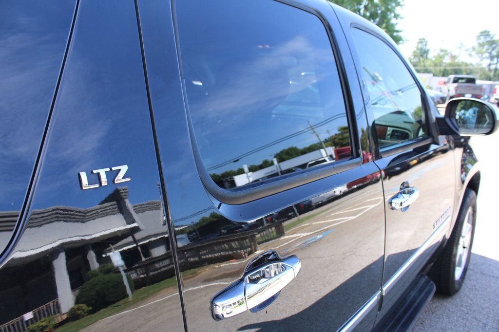 Used 2011 Chevrolet Suburban LTZ RWD image 38