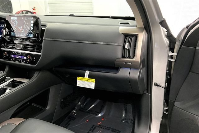 New 2025 Nissan Pathfinder Platinum w/ Lighting Package (N93) AWD/4WD image 33