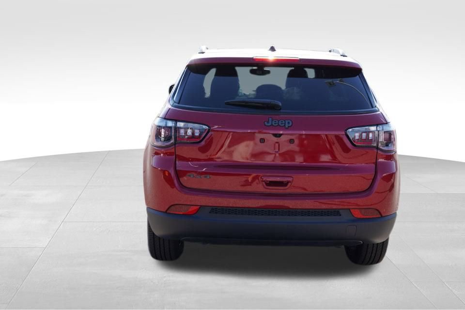 New 2025 Jeep Compass Latitude w/ Sun & Sound Group image 4