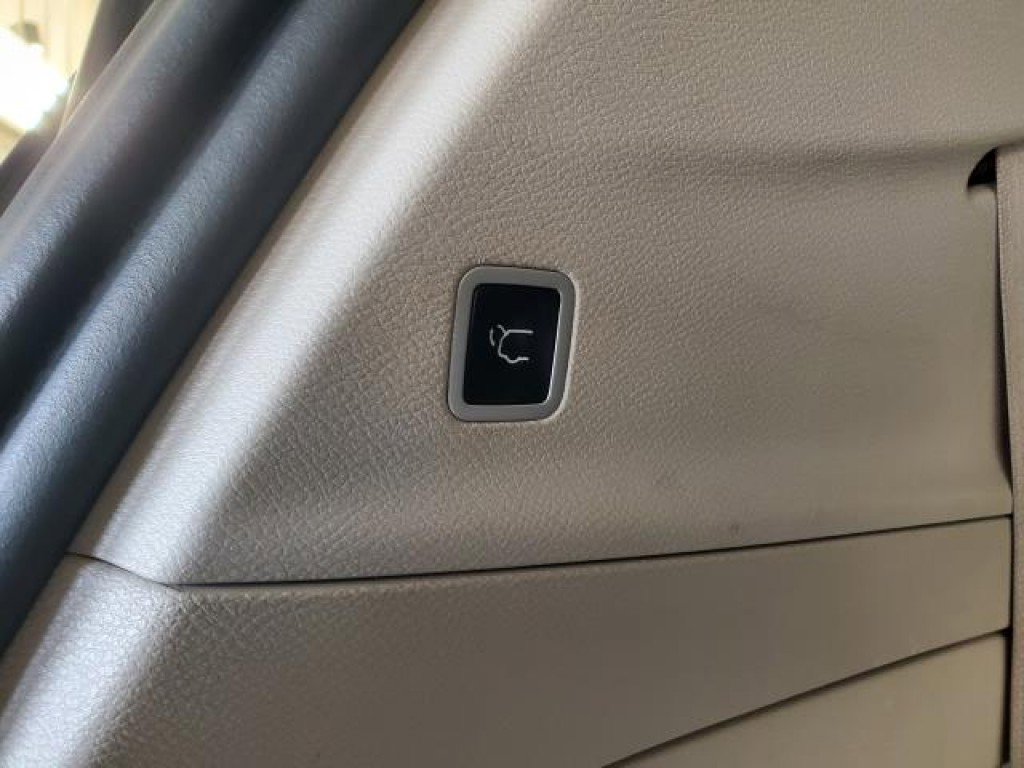 Used 2020 Chrysler Pacifica Touring-L Plus image 8