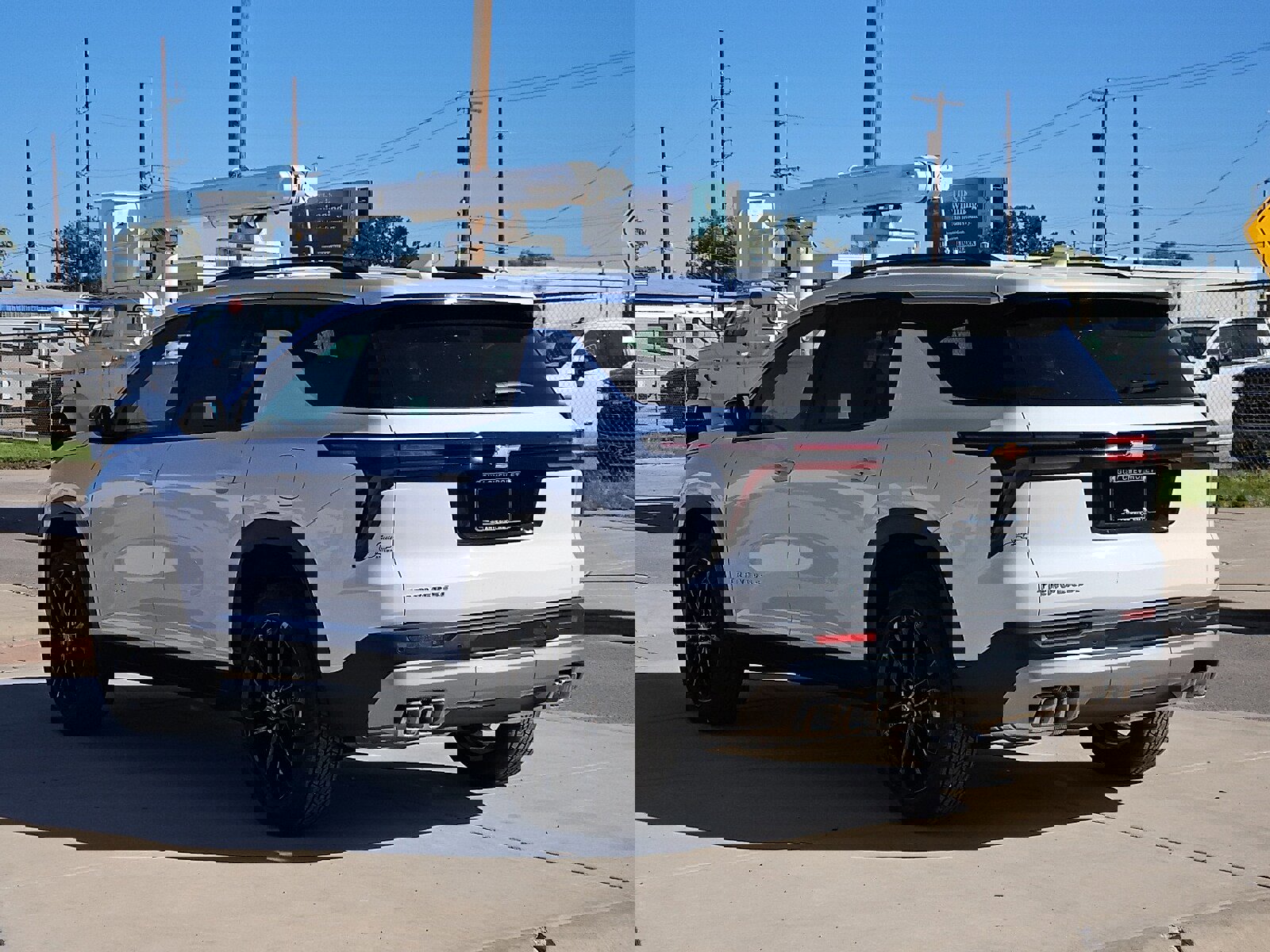 New 2026 Chevrolet Traverse LT image 3