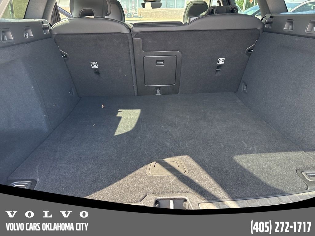 Used 2025 Volvo V60 B5 Cross Country Plus image 17