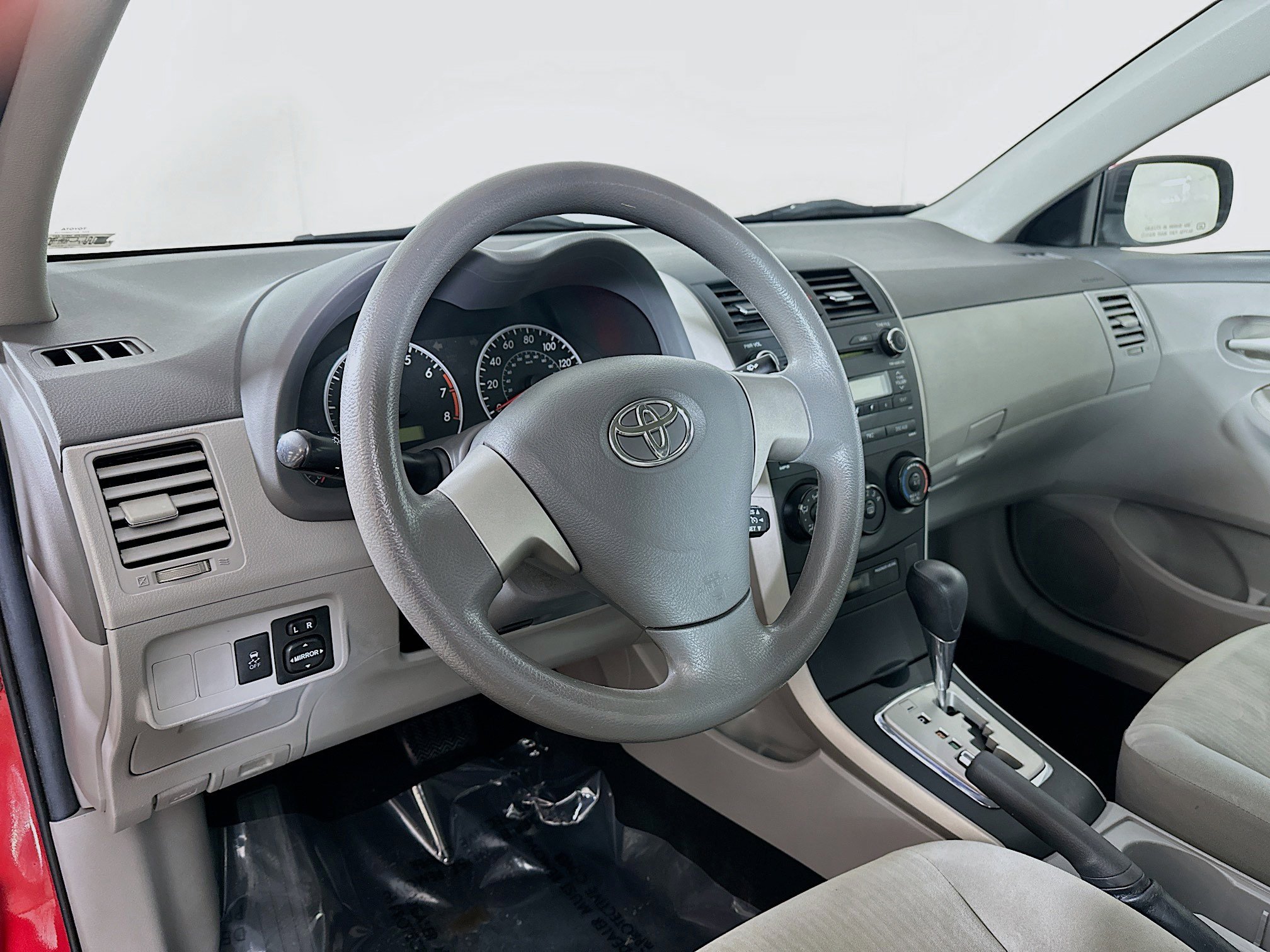 Used 2010 Toyota Corolla LE image 9