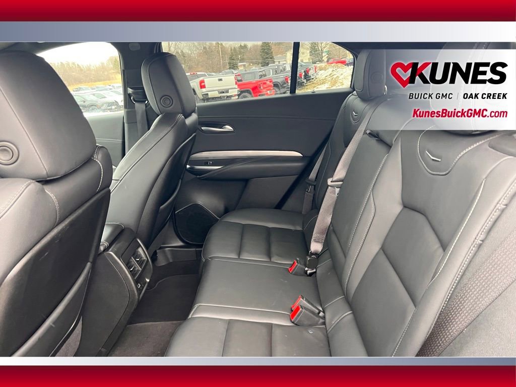 Used 2025 Cadillac XT4 Premium Luxury image 10
