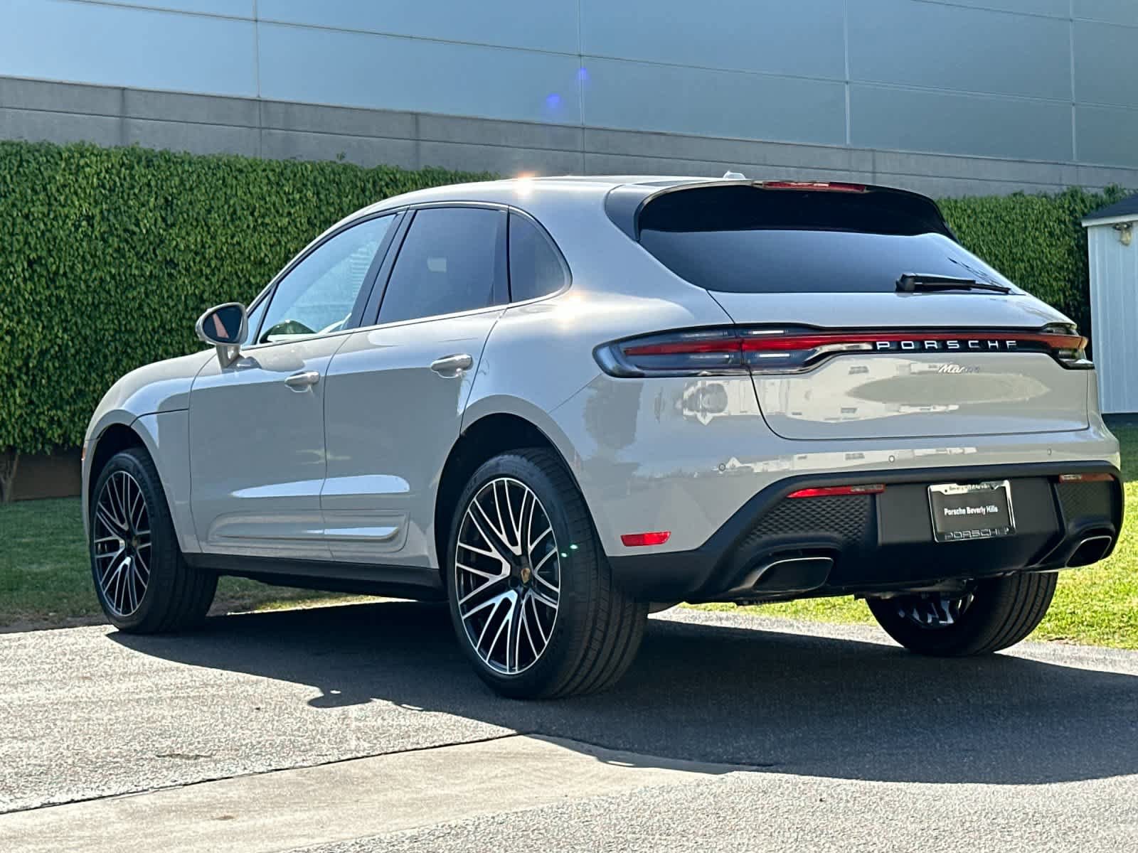 New 2026 Porsche Macan AWD/4WD image 3