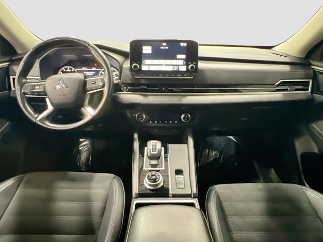 Used 2022 Mitsubishi Outlander SE image 22